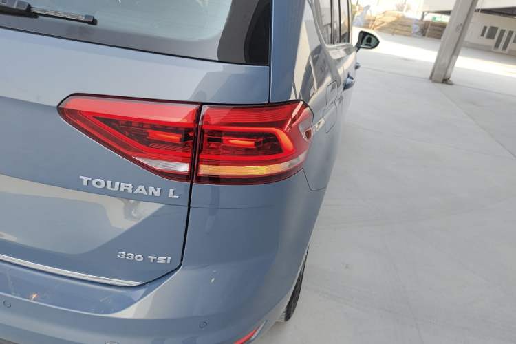 Used Volkswagen Touran 2016 Volkswagen Touran L 330TSI DSG Luxury Edition