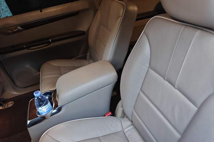 Used Mercedes-Benz R-Class 2011 R 350 L 4MATIC
