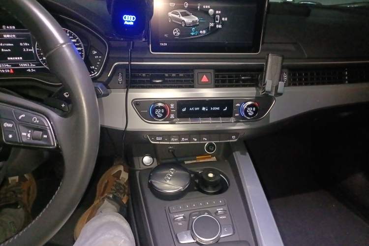 Used Audi A4L 2019 40 TFSI Fashion Edition China VI Emission Standard