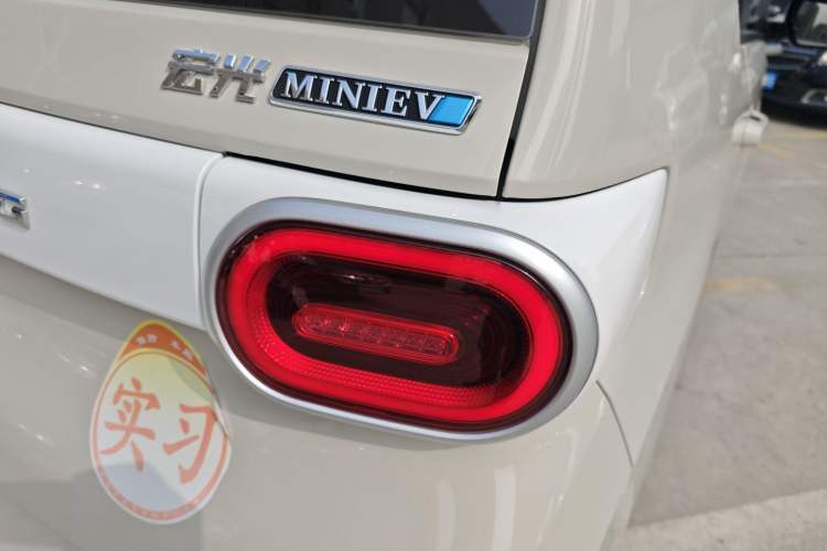 Used Wuling Hongguang MINIEV 2024 3rd Generation 215km Youth Edition Exterior 3