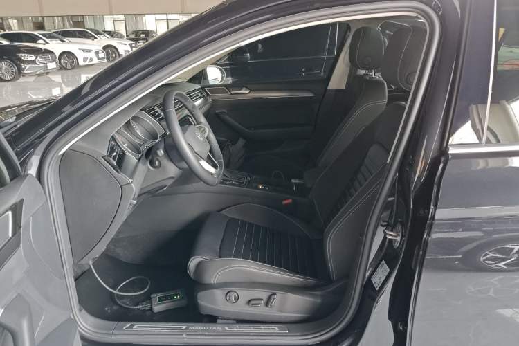 Used Volkswagen Magotan 2020 330TSI DSG Leading Model Left Front Seat