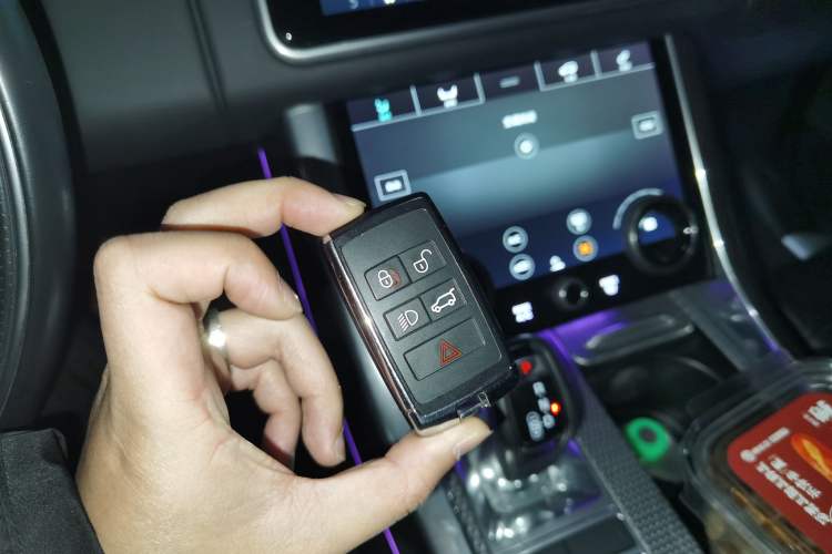 Used Land Rover Range Rover Sport 2020 3.0 L6 SE