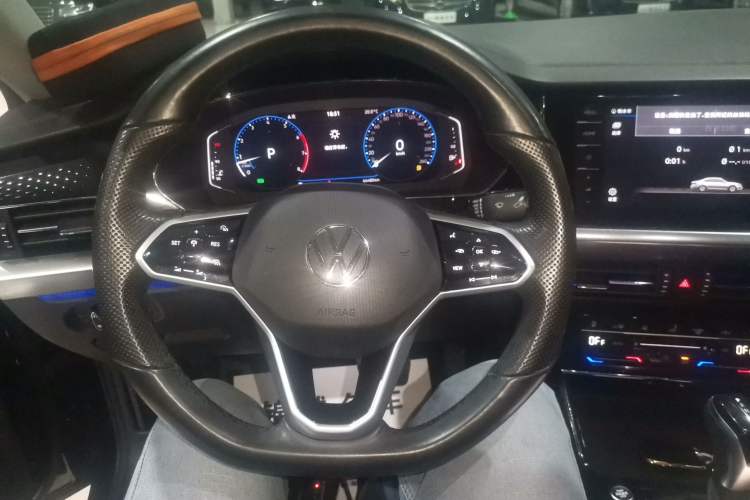 Used Volkswagen Passat 2022 330TSI Starry Luxury Edition – Exclusive Special Edition