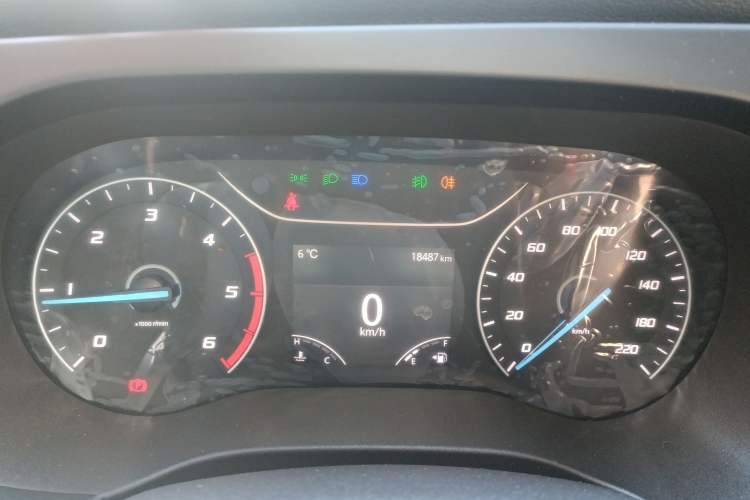 Used JMC Fushun 2022 2.0T Manual Multi-Function Passenger Vehicle Short Wheelbase Mid-Height Roof 6-Seater