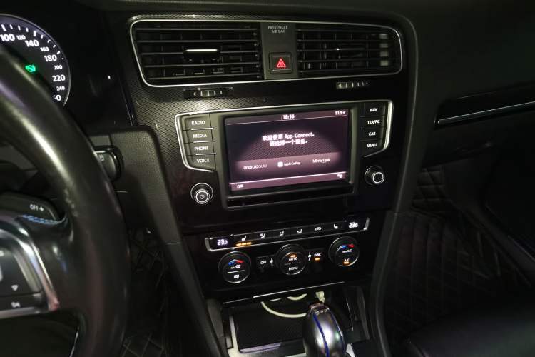 Used Volkswagen Golf New Energy 2015 GTE model Audio And AC Panel