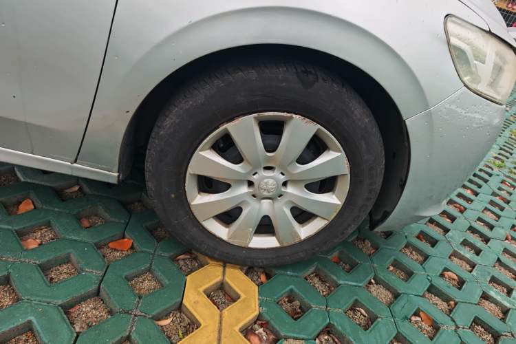 Used Peugeot 301 2014 1.6L Manual Comfort Edition Right Front Wheel Hub