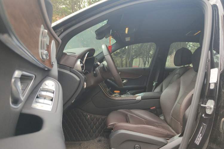 Used Mercedes-Benz GLC 2021 GLC 300 L 4MATIC Dynamic Model Left Front Seat