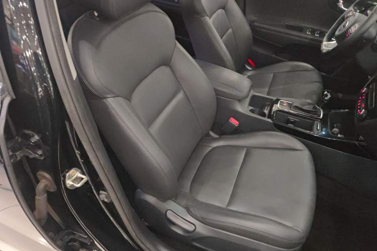 Used Kia K4 2017 1.6T Automatic T-DLX Turbo Right Front Seat