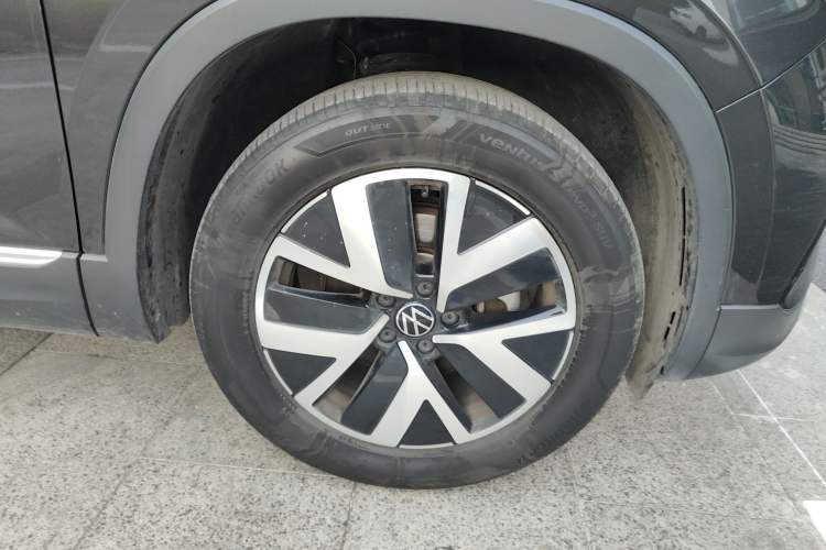 Used Volkswagen Tayron 2024 300TSI Two-Wheel-Drive Luxury Plus Advanced Version Right Front Wheel Hub