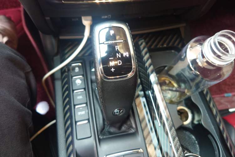 Used Maserati Ghibli 2019 3.0T Diamond Black Global Limited Edition China VI Standard Gear Lever