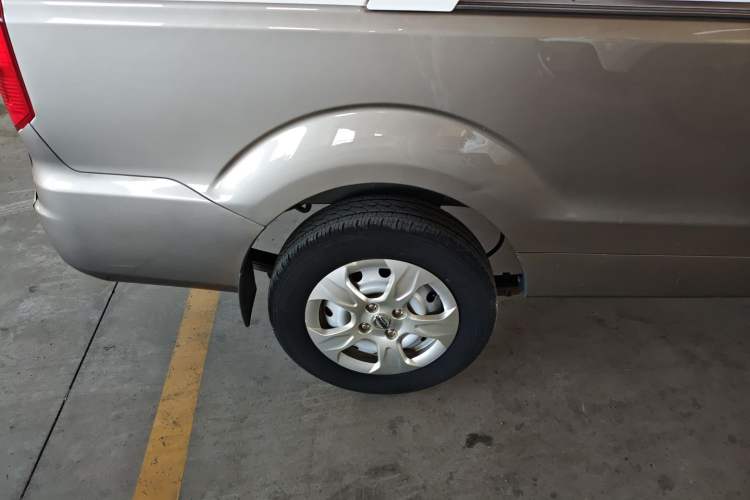 Used Jinbei New Hiace S 2023 1.5L Wealth Edition Van 2/5-Seater Non-Air-Conditioned Version SWC15M
