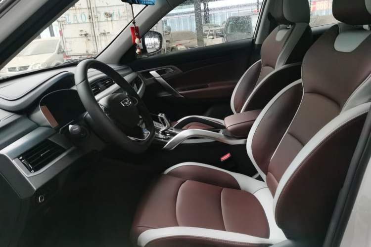 Used Geely Auto Emgrand X7 Sport 2022 1.8TD DCT Zhiya Trim
