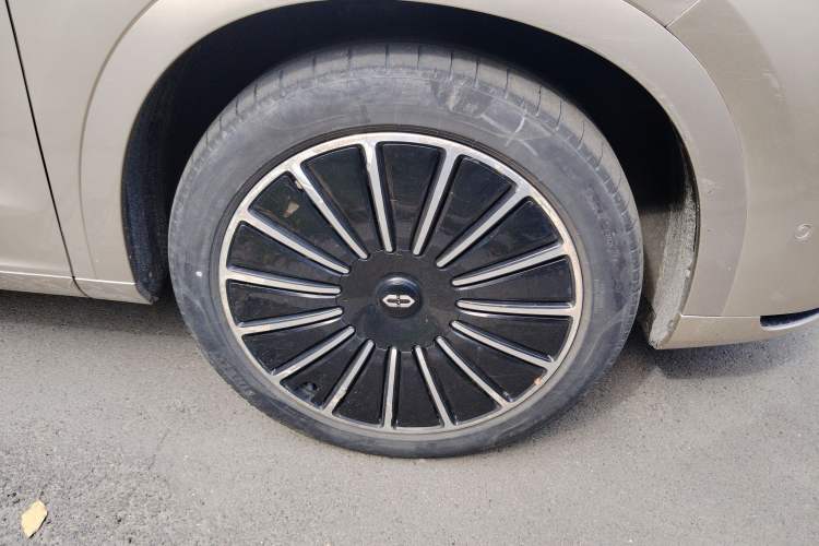 Used Hima AITO M7 2022 1.5T Four-Wheel Drive Flagship Edition Right Front Wheel Hub