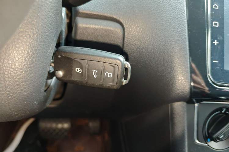 Used Volkswagen Polo 2014 1.4L Automatic Comfort Edition