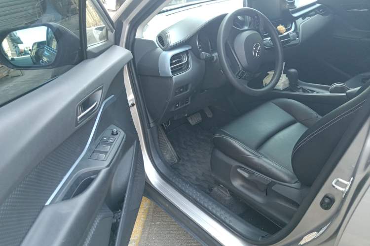 Used Toyota IZOA 2021 2.0L Enjoy Edition