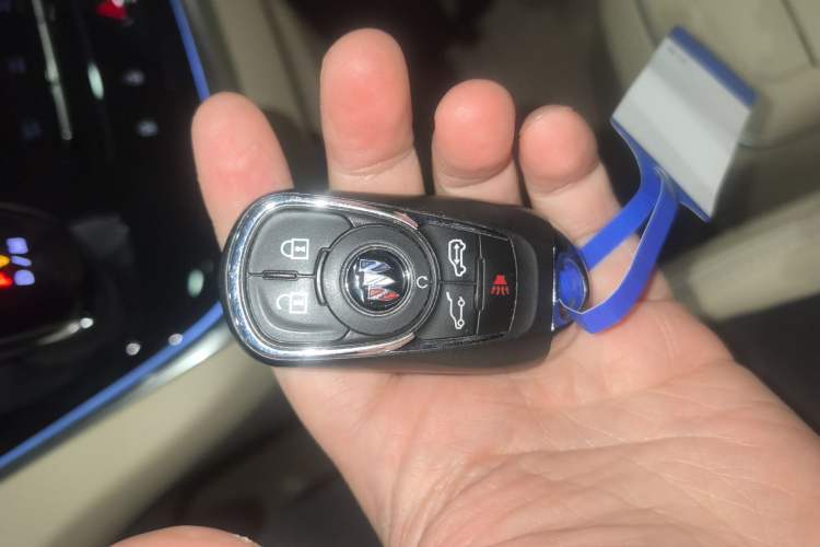 Used Buick GL8 2023 Land Executive Class Deluxe Model