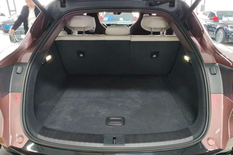 Used Xiaomi Auto YU7 2025 Ultra-Long Range High-Performance All-Wheel-Drive Max Edition