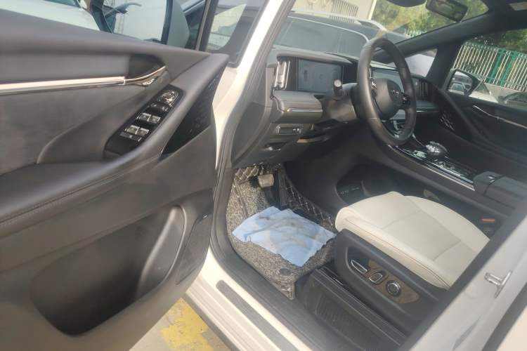 Used GAC Trumpchi M8 2023 Zongshi Series Dual-Motor YuZun Edition Driver Seat