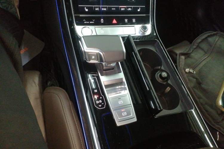 Used Audi A8 2019 Facelifted Plus A8L 50 TFSI quattro Comfort Version Gear Lever