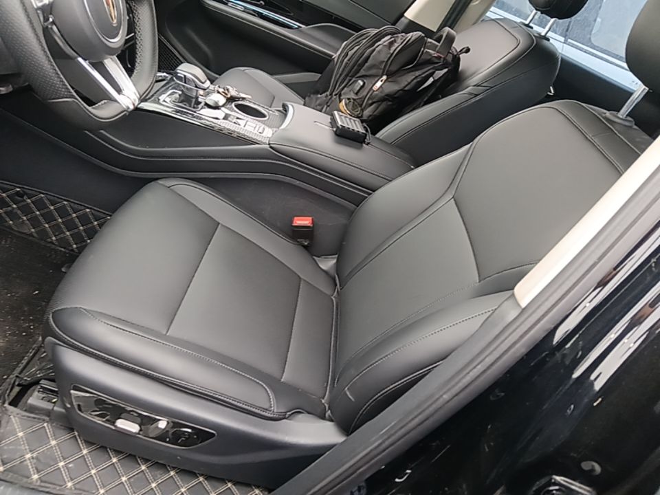 Hongqi HS3 PHEV 2025 Model 117km Jingwei Edition — снимка 17