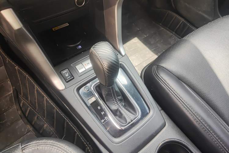 Used Subaru Forester 2015 2.0i Special Edition Commemorative Model Gear Lever