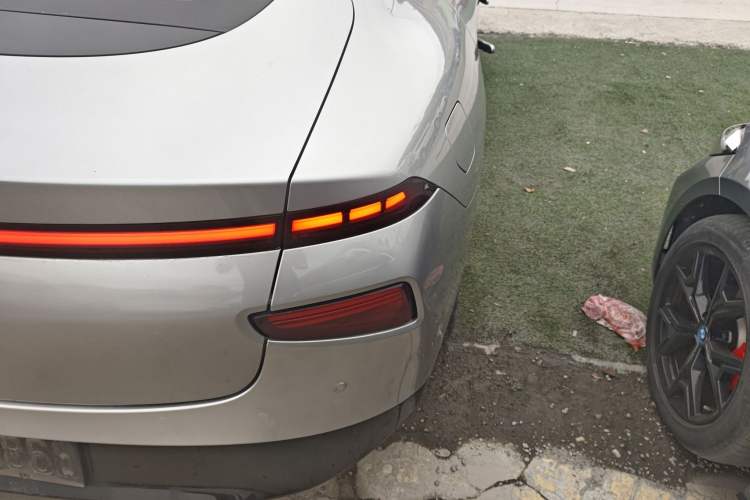 Used XPeng P7 2022 625E Exterior 3