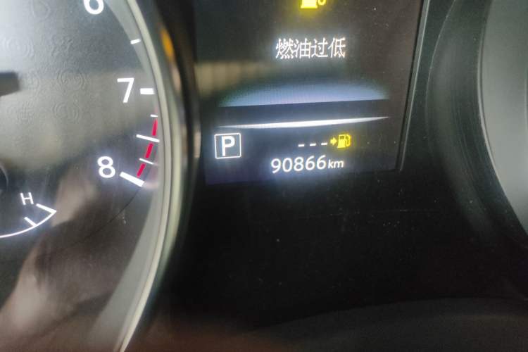 Used Nissan Qashqai 2021 2.0L CVT Luxury Edition Odometer Close Up