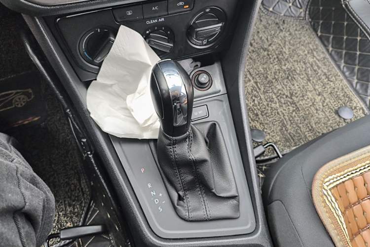 Used Volkswagen Lavida 2017 1.6L Automatic Fashion Edition
