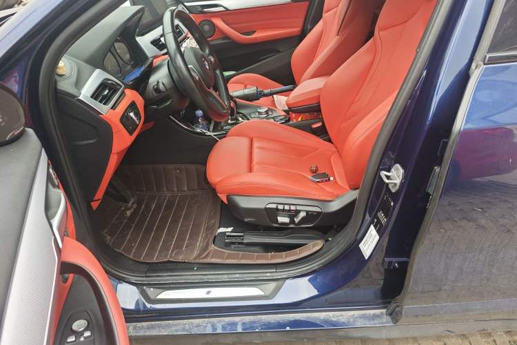 Used BMW X2 2021 sDrive25i Luxury Model with M Sport Package Left Front Seat