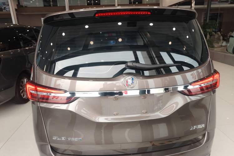 Used Buick GL8 2023 Land Executive Class Comfort Model
