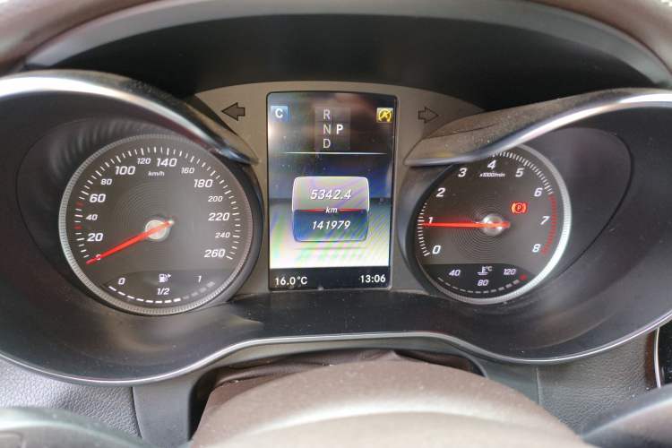 Used Mercedes-Benz GLC 2017 GLC 260 4MATIC Luxury Model