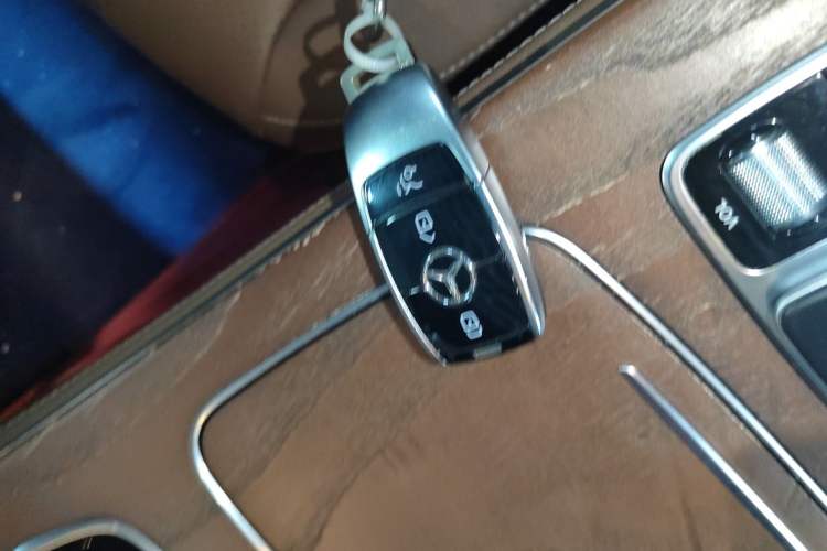 Used Mercedes-Benz E-Class 2022 E 300 L Luxury Model Interior 1