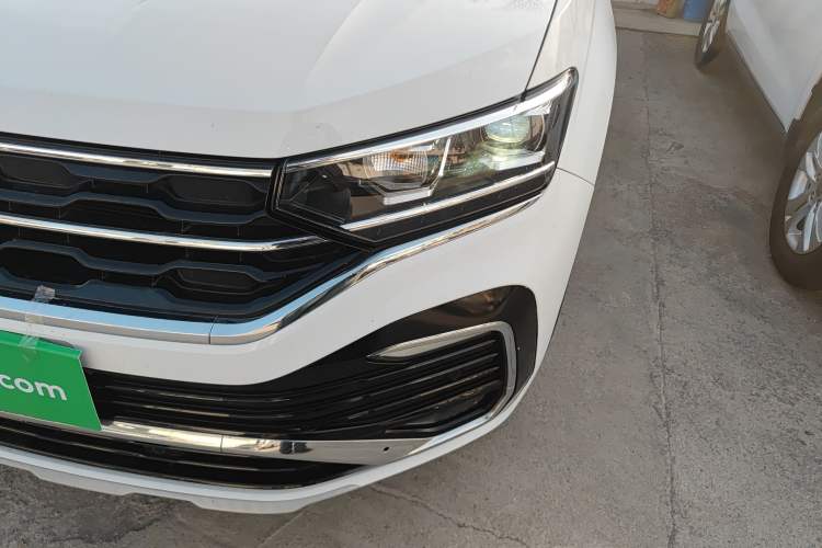 Used Volkswagen Tayron X 2020 330TSI Two-Wheel Drive Luxury Smart Connectivity Version
