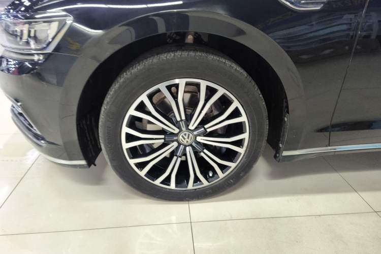 Used Volkswagen Phideon 2018 Revised Version 380TSI Two-Wheel Drive Business Edition
