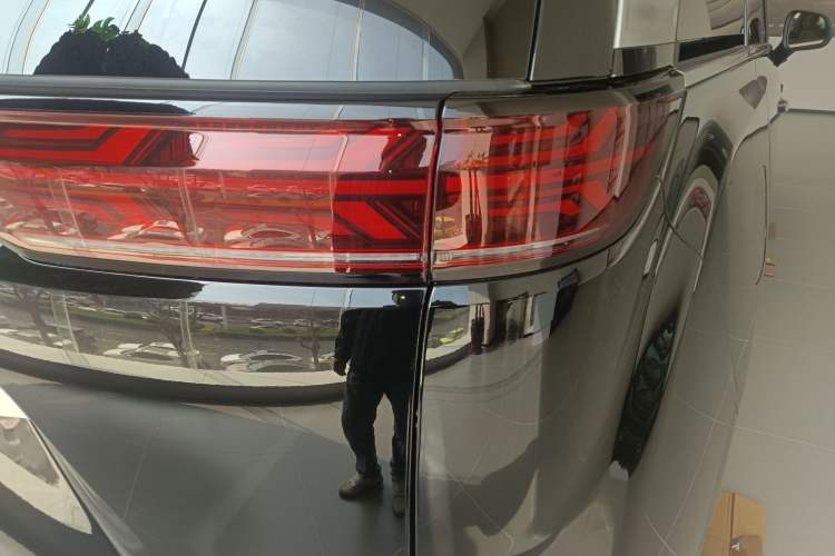 Used Denza D9 2025 Model DM-i Four-Wheel Drive Prestige Edition
