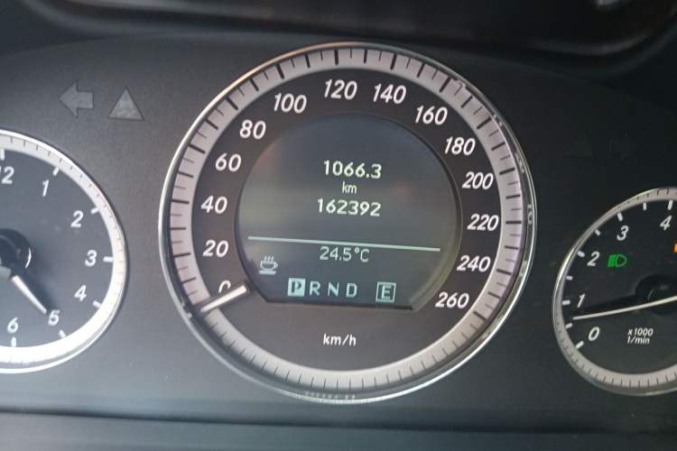 Used Mercedes-Benz E-Class 2011 E 200 L CGI Elegant Model
