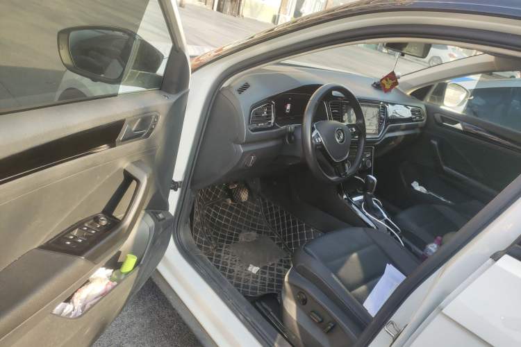 Used Volkswagen T-ROC 2022 280TSI DSG Two-Wheel Drive Comfort PLUS
