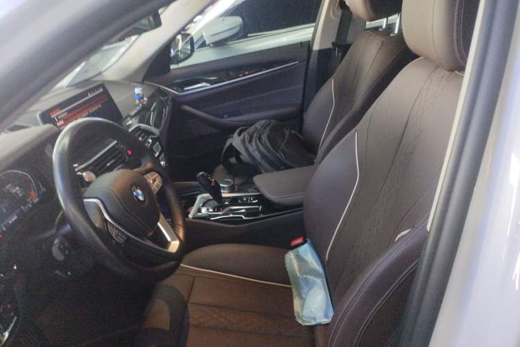 Used BMW 5 Series 2021 525Li Luxury Package Left Front Seat