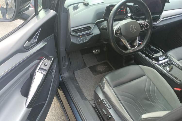 Used Volkswagen ID.4 CROZZ 2021 Long-Range Lite PRO Two-Wheel Drive Version