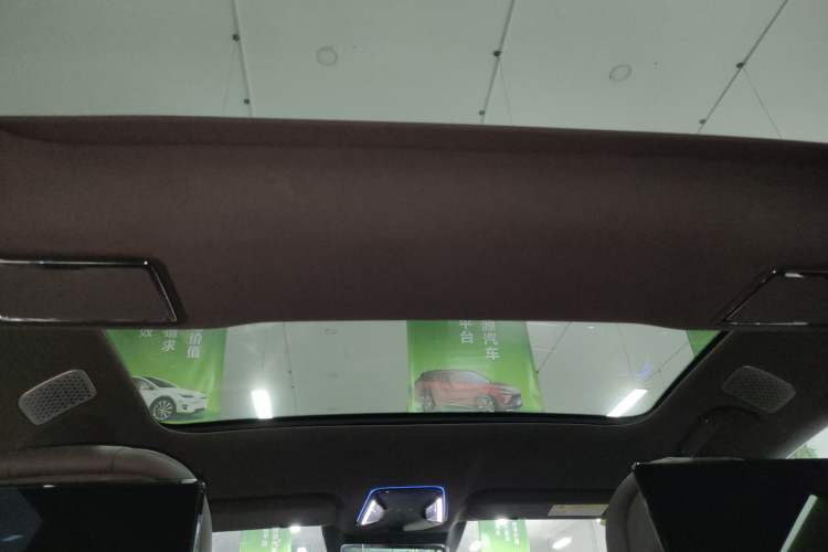 Used Denza Z9 2024 1100 km All-Wheel-Drive Ultra Version