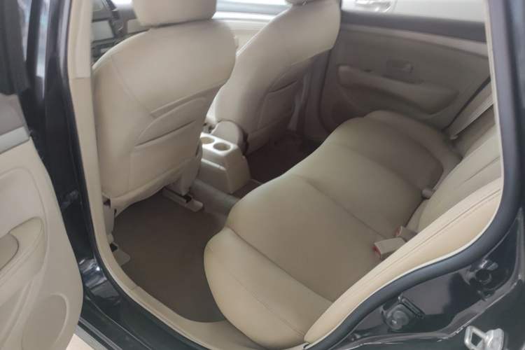 Used Nissan Sylphy 2012 Classic 1.6XE Automatic Comfort Edition Left Rear Seat