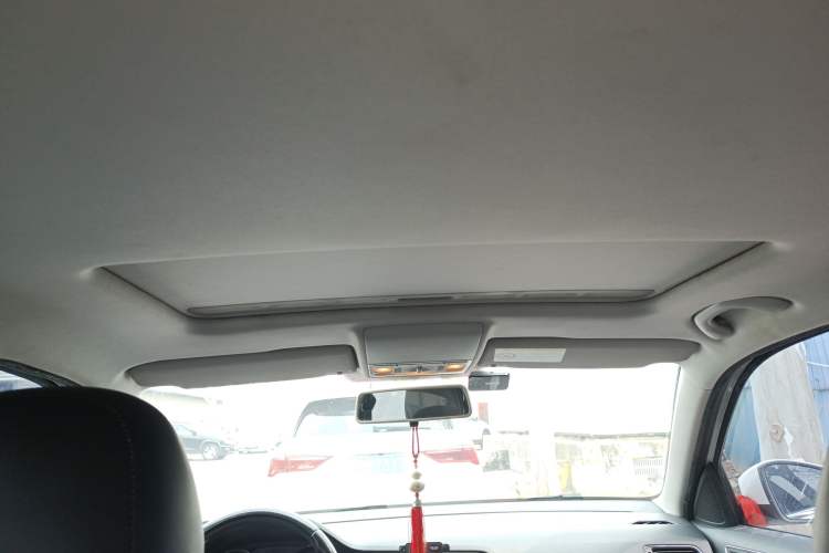 Used Volkswagen Lavida 2015 1.6L Automatic Comfort Edition
