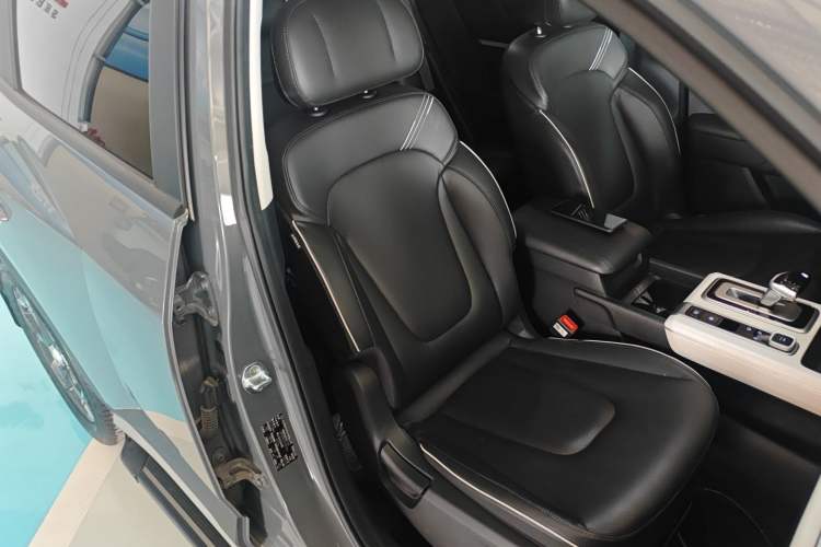 Used Hyundai ix35 2023 Musso 2.0L Prestige LUX Edition Right Front Seat