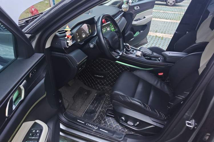 Used Lynk & Co 05 2020 2.0TD Two-Wheel Drive Shine Halo Driver Seat