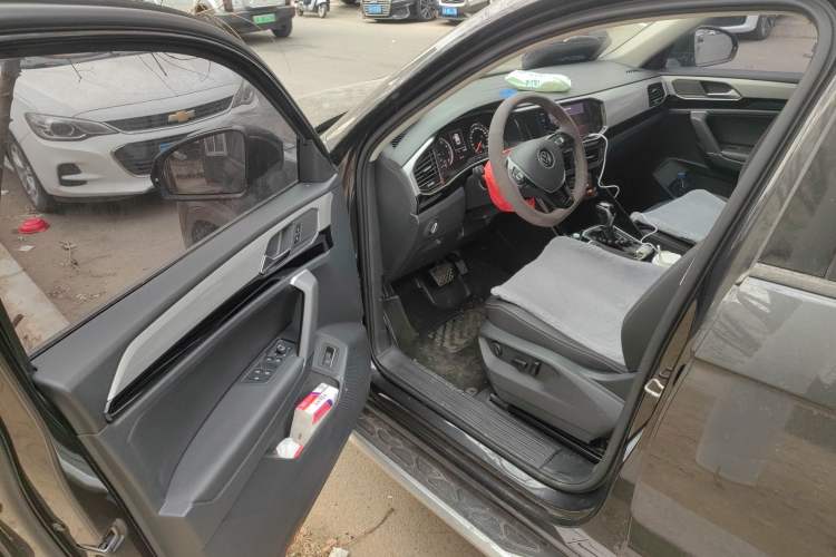 Used Volkswagen Tayron 2022 280TSI Two-Wheel Drive Luxury Smart Connectivity Version