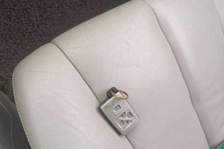 Used Toyota Previa 2007 3.5L 7-Seater Luxury Version Vehicle Key