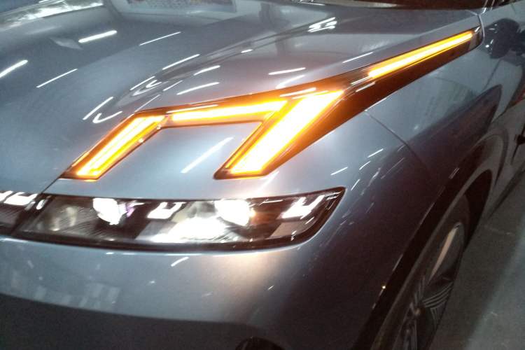 Used Lynk & Co 08 EM-P 2025 220 km All-Wheel-Drive Performance Halo