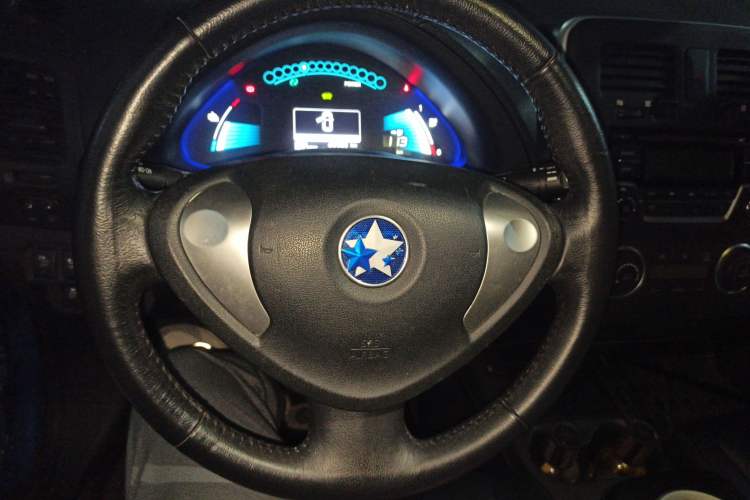 Used Venucia Leaf 2014 Lingfeng Edition 6.6 KW
