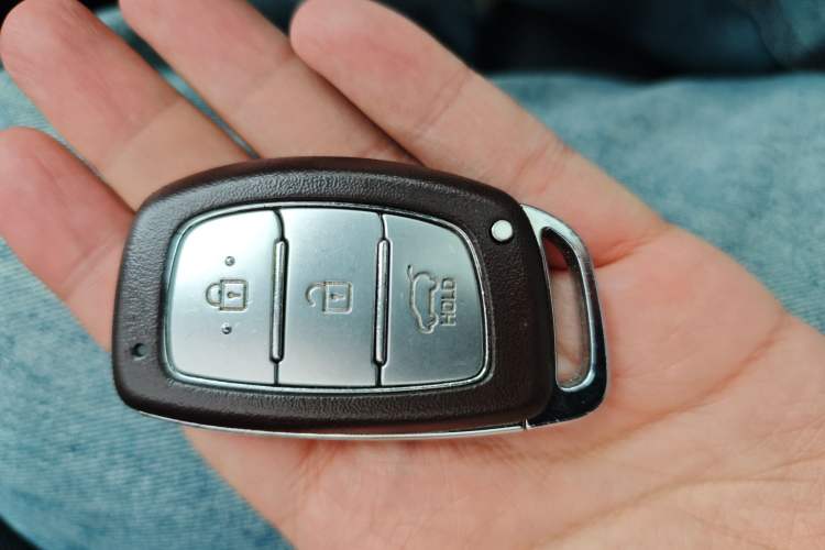 Used Hyundai ix25 2017 1.6L Automatic Smart Version Vehicle Key