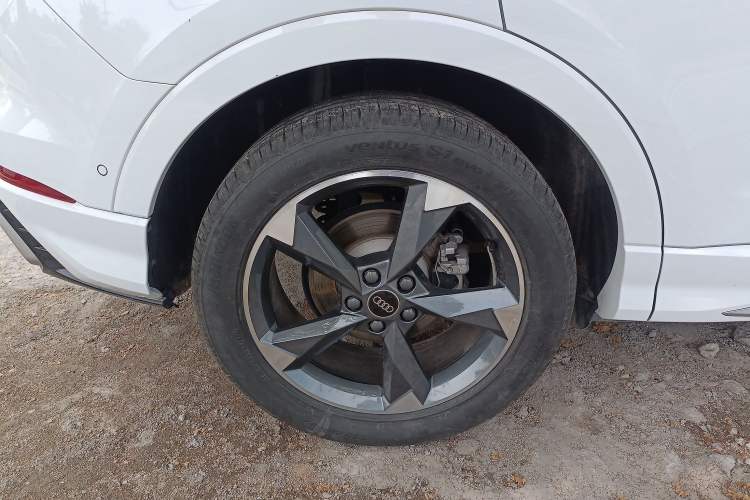 Used Audi Q3 2024 35 TFSI Fashion Dynamic Edition Exterior 5